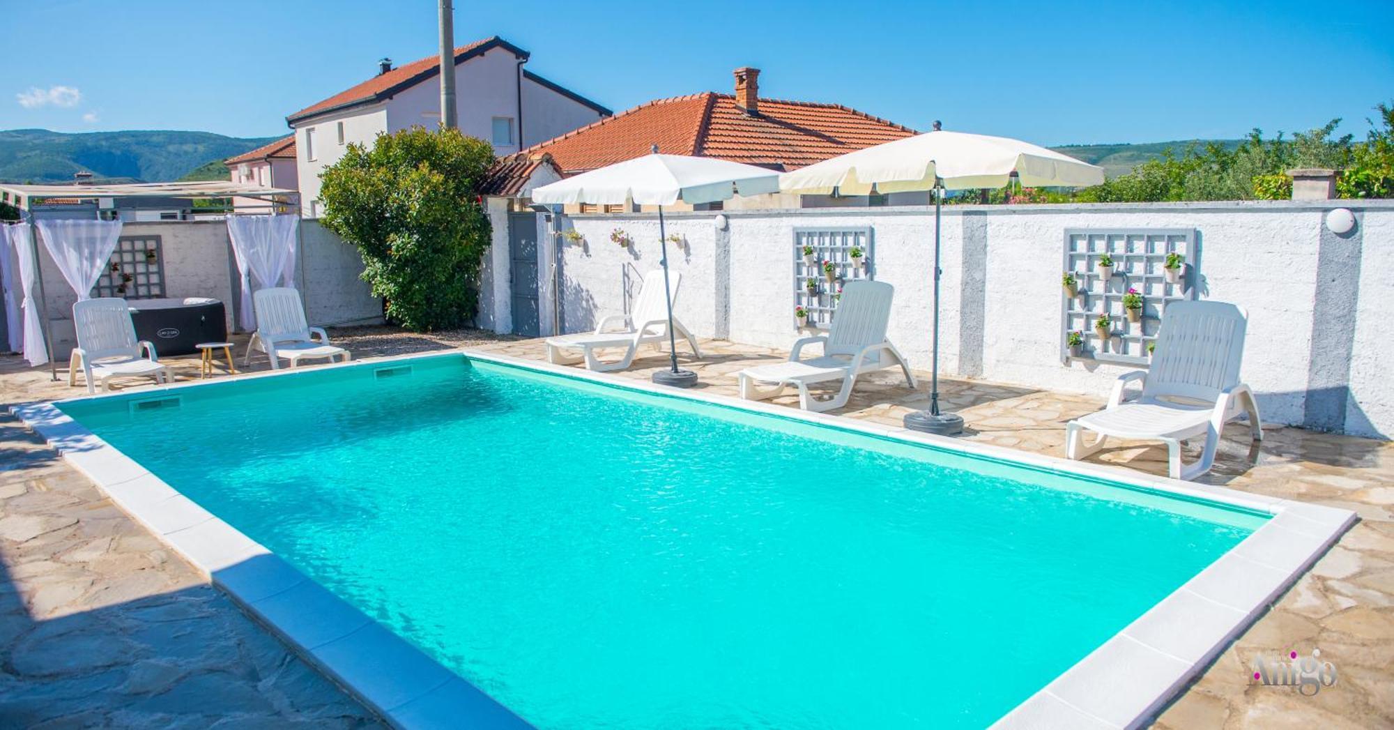 Pearl- With Private Pool *