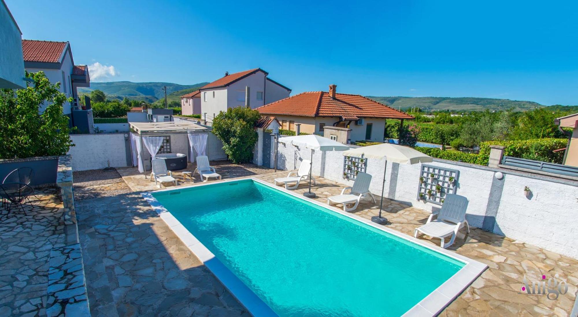 Pearl- With Private Pool *